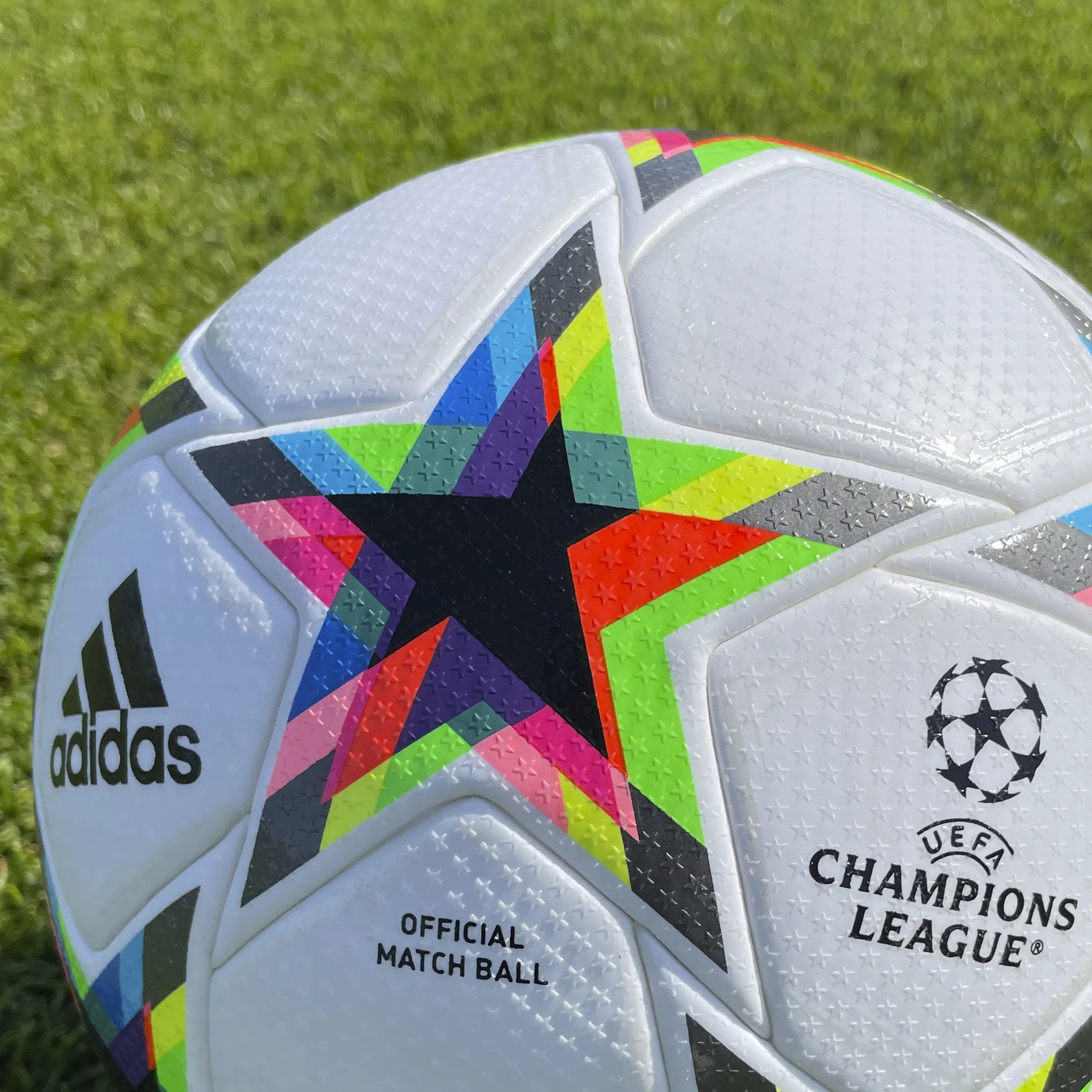 adidas UEFA Şampiyonlar Ligi Pro Void Futbol Topu HE3777 - Görsel 5