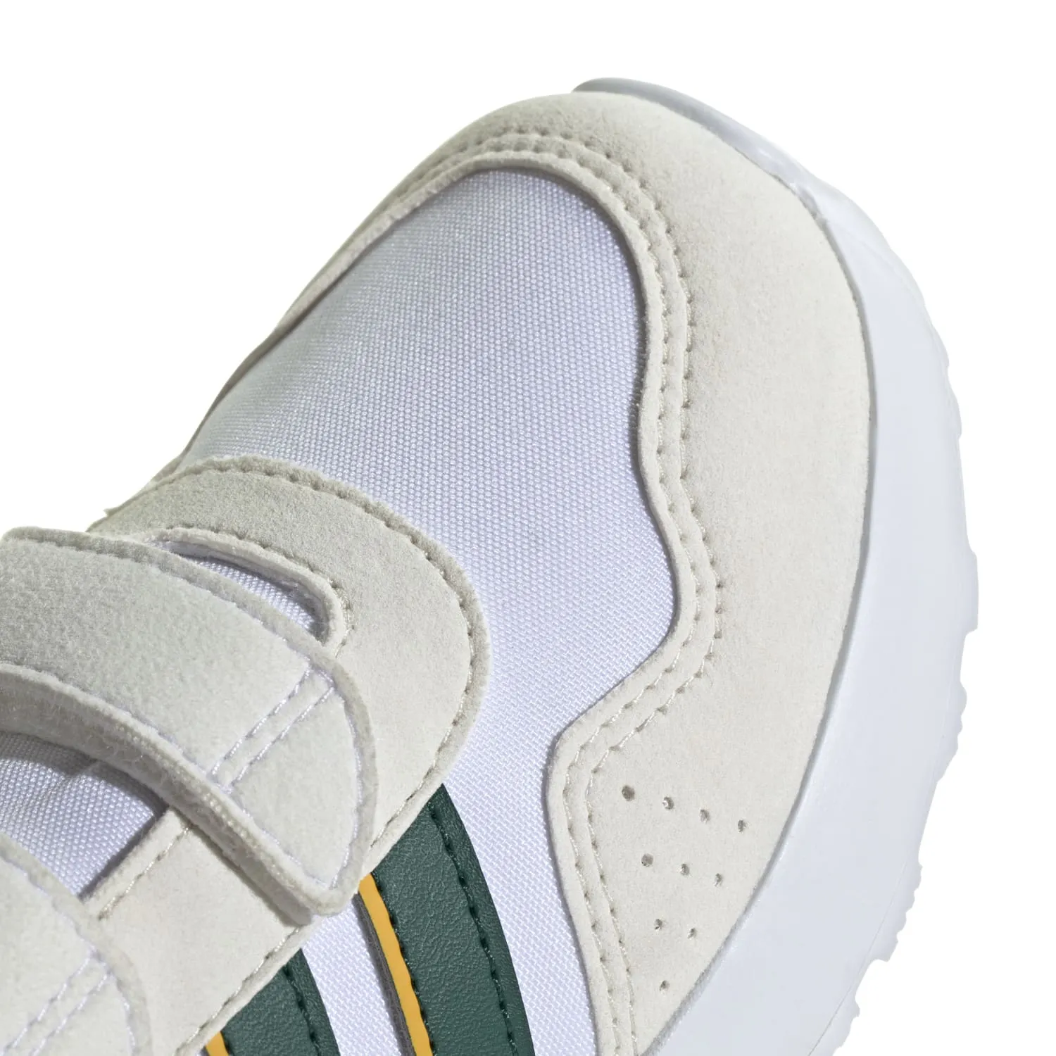 adidas Çocuk Ayakkabı RUN 60s CF C IE6438 - Görsel 3