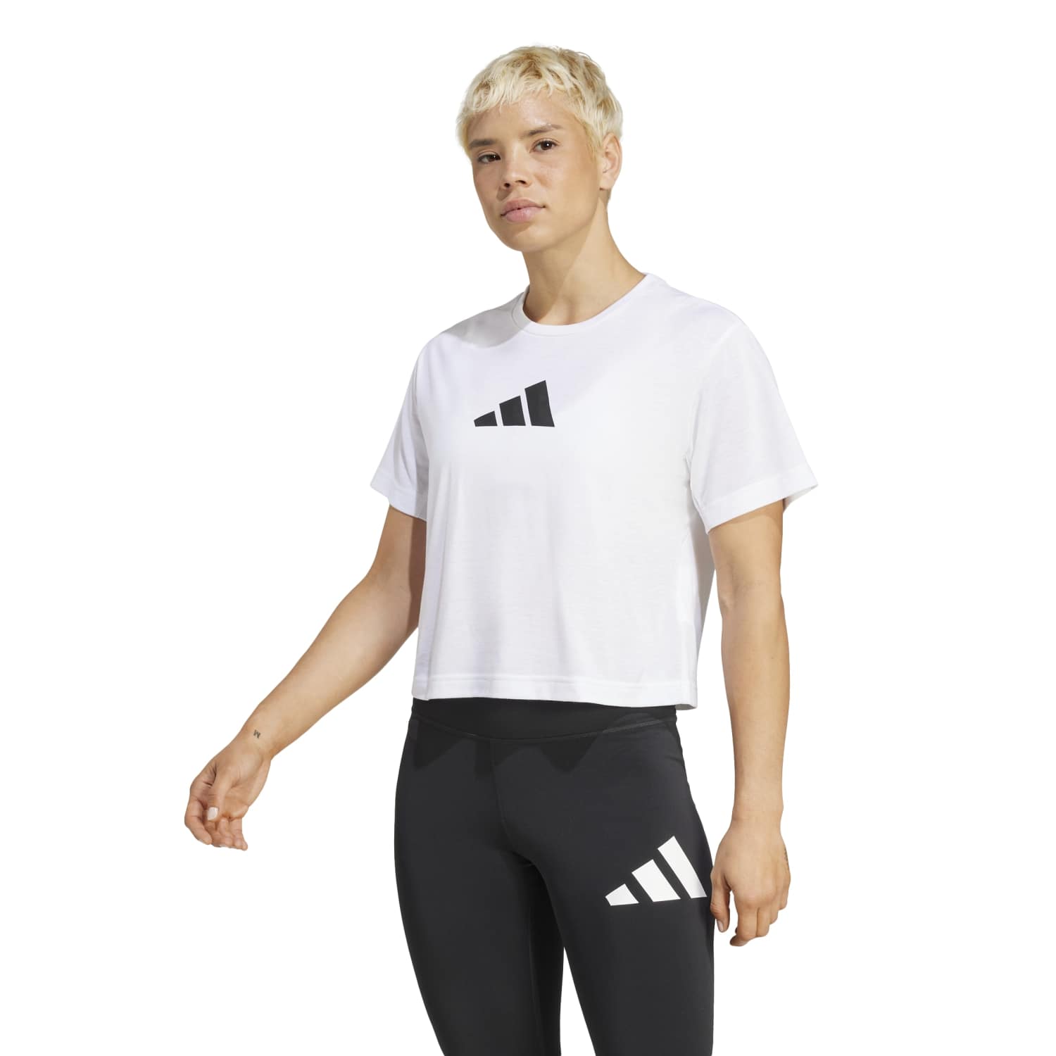 adidas Kadın Tişört WE Bl TEE JG8615