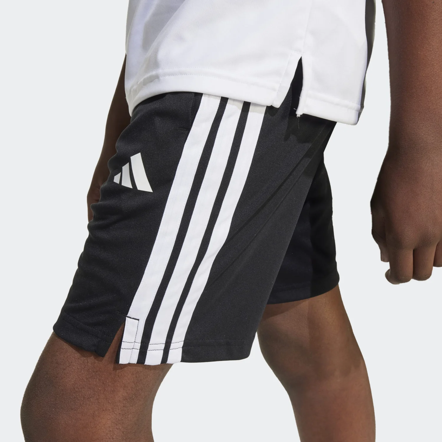 adidas Çocuk Siyah Essentials 3 Şeritli Şort JJ1038 - Görsel 5