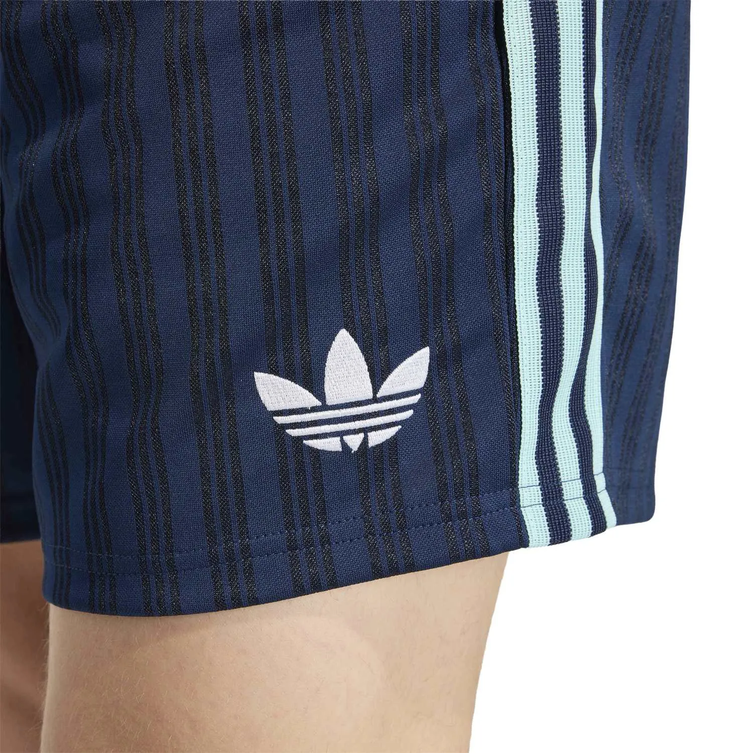 adidas Erkek Almanya Originals Şort JZ9343 - Görsel 3