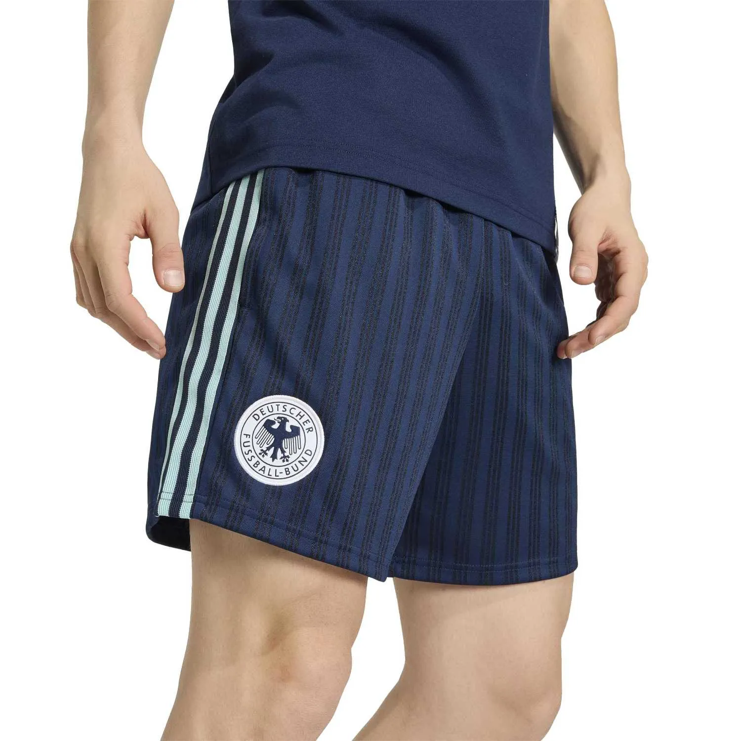 adidas Erkek Almanya Originals Şort JZ9343 - Görsel 4