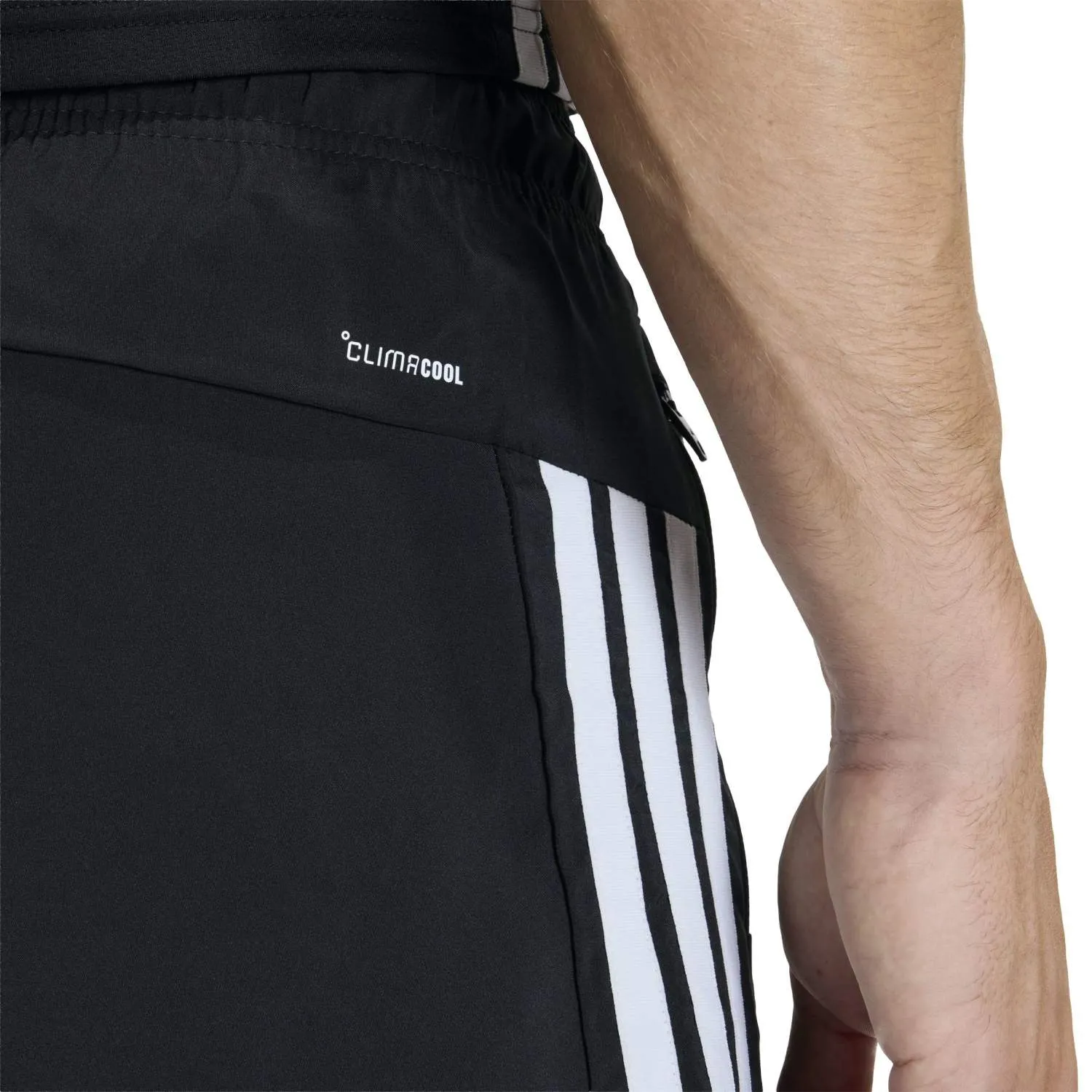 adidas Erkek Workout Essentials 3 Şeritli Şort KA3521 - Görsel 3
