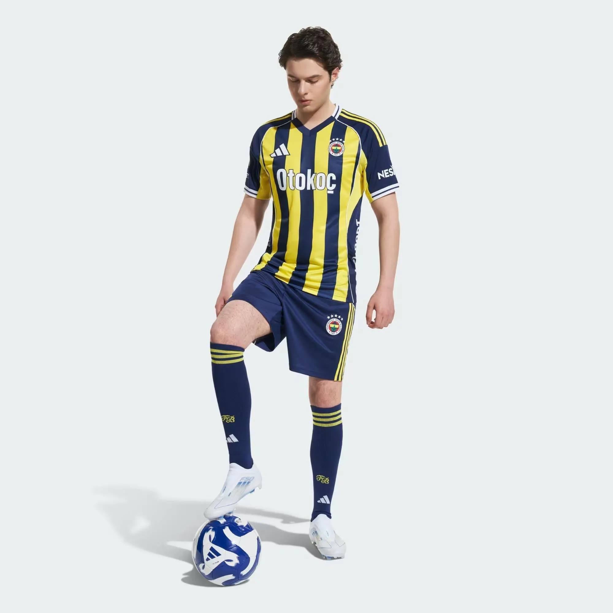 Adidas Çubuklu Fenerbahçe Forması 25/26 İç Saha KD7282 - Görsel 3