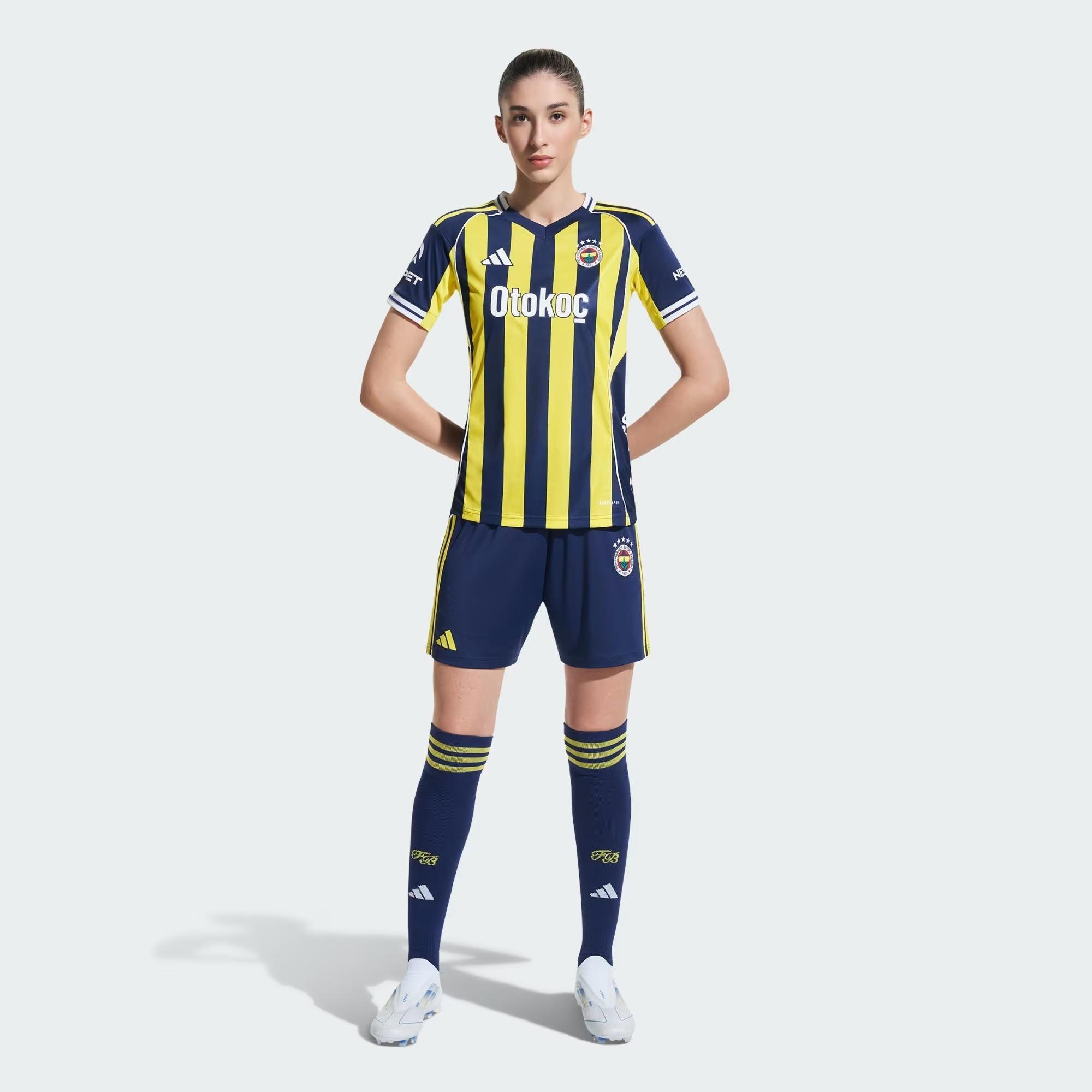 Adidas Çubuklu Fenerbahçe Forması 25/26 İç Saha KD7285