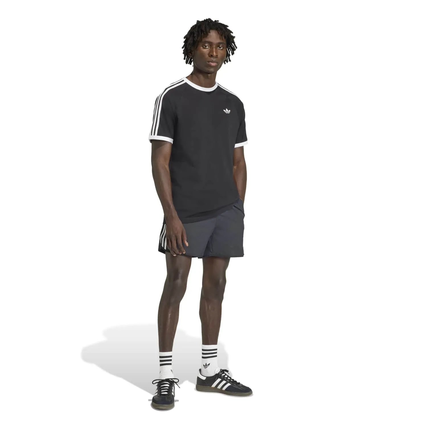 adidas Erkek 3 Şeritli Siyah Tişört KE3538 - Görsel 2